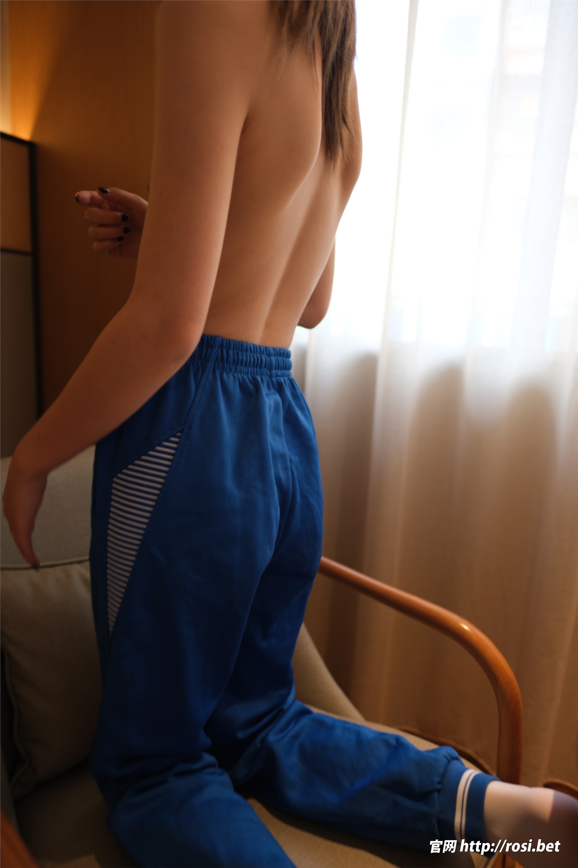 ROSI写真 2025.11.18 NO.5097